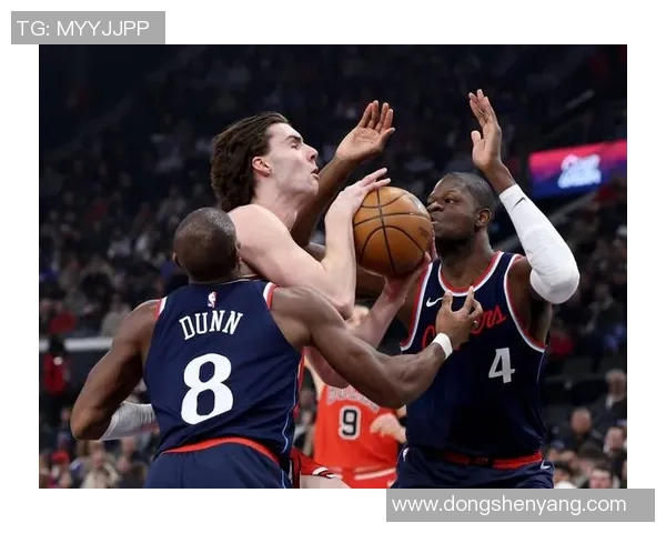 CCTV52017勇士与快船激战回顾精彩瞬间与赛场亮点分析